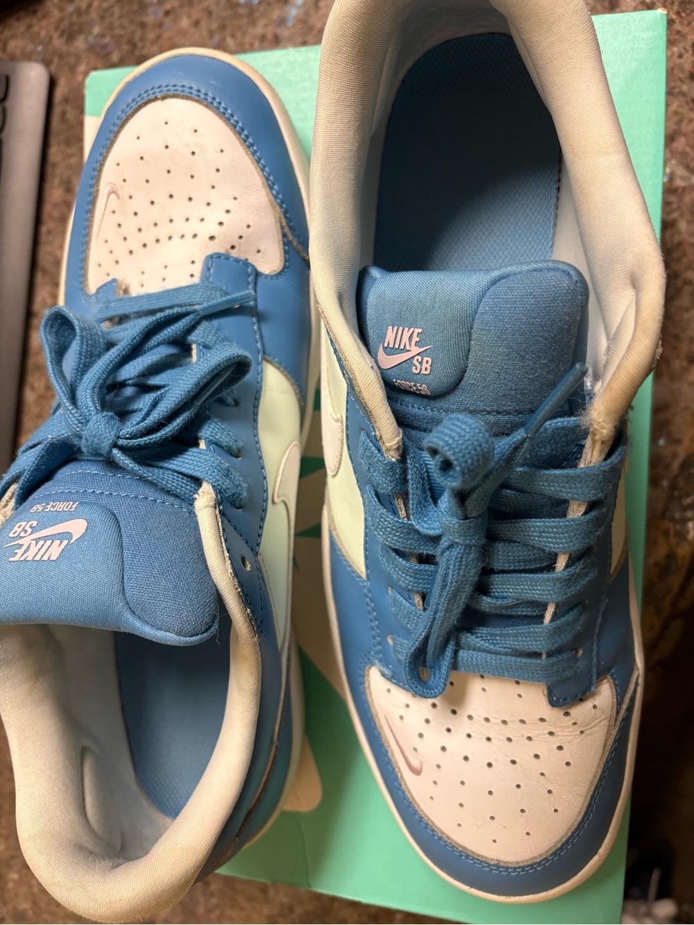 Nike Kids Low-Top Sneakers in Sky Blue and White